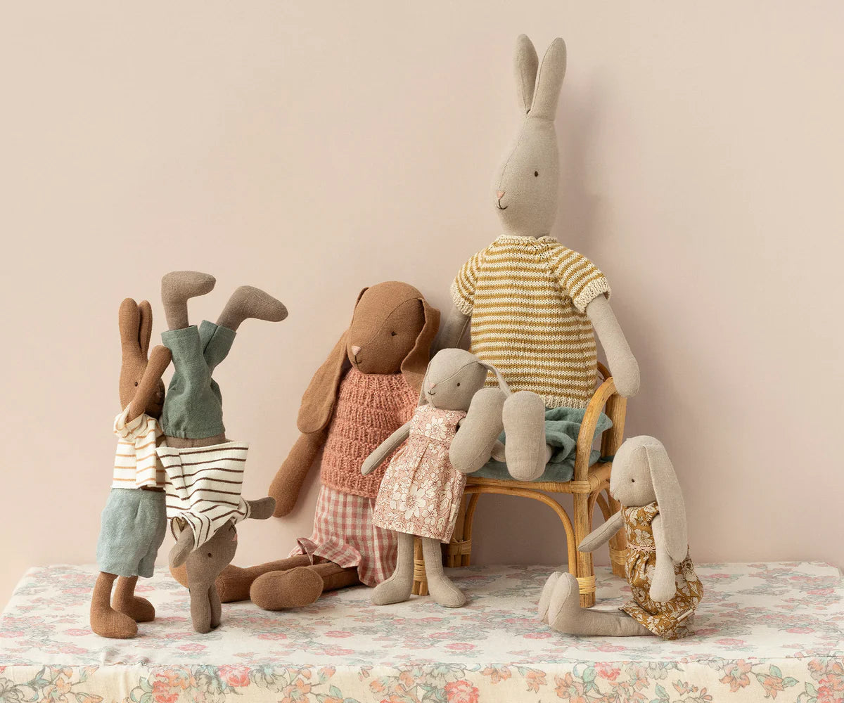 Maileg Bunny, Size 3 - Knitted Shirt & Skirt