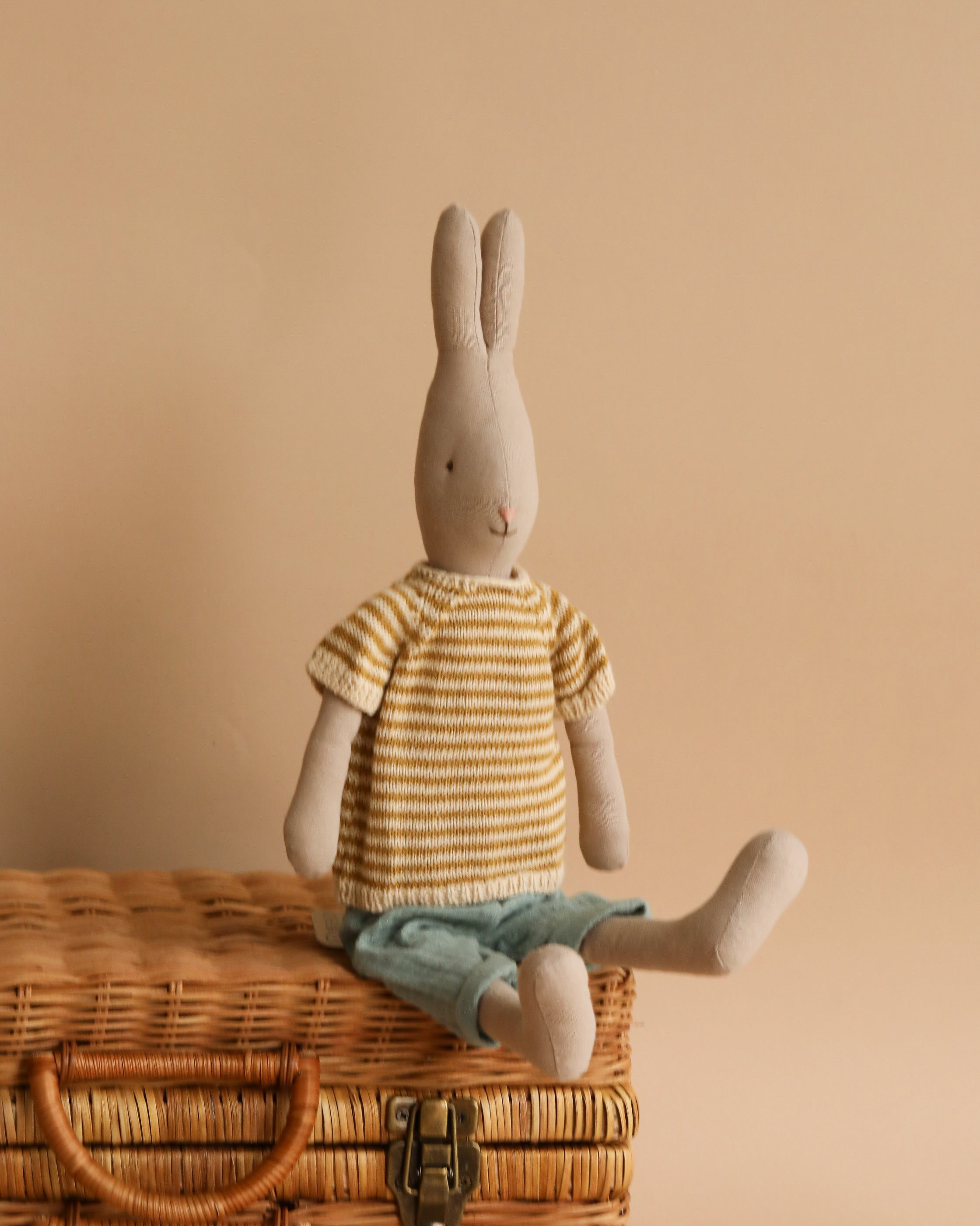 Maileg Rabbit Size 3, Classic - Knitted Shirt and Pants