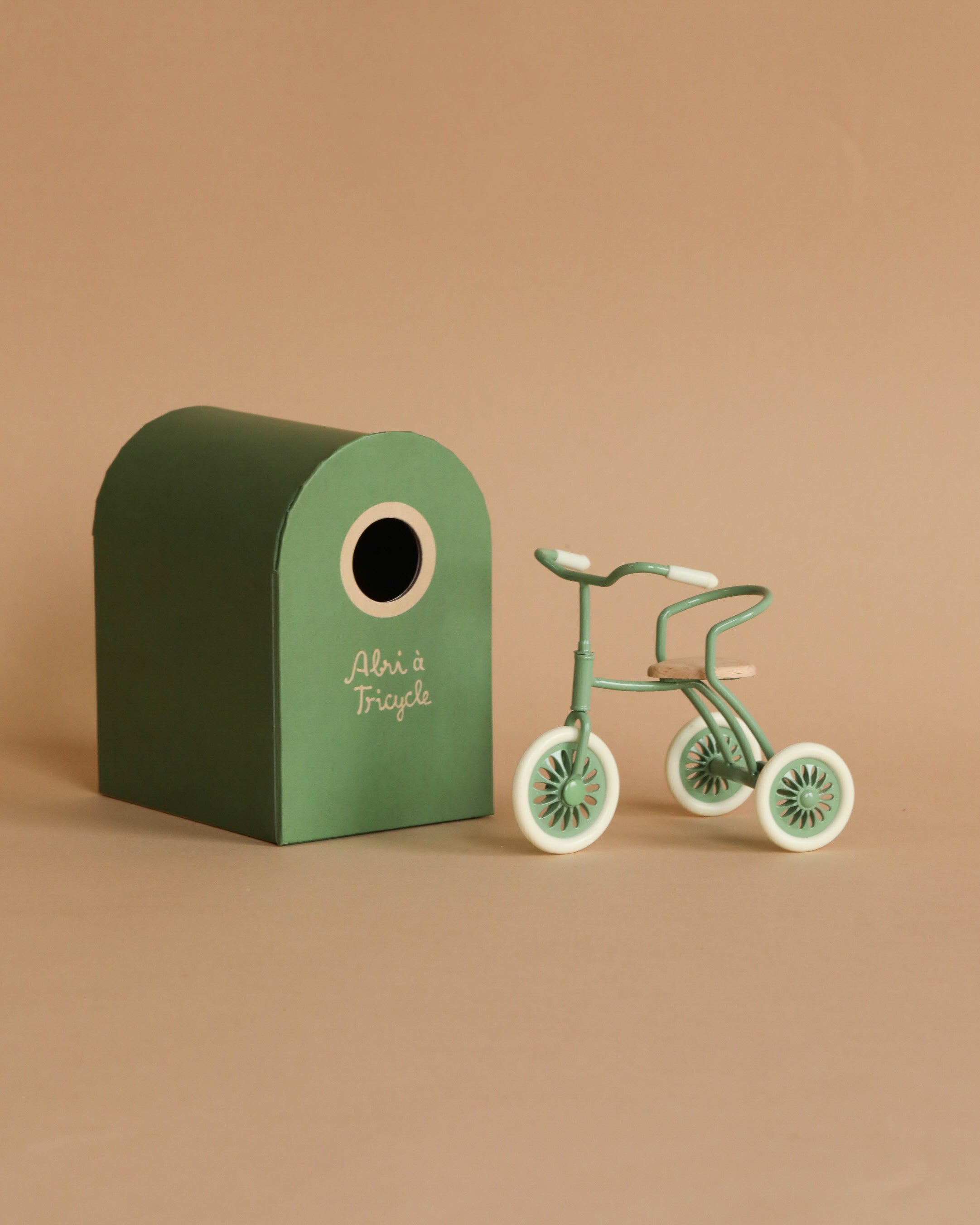 Maileg Abri a tricycle, Mouse - Green